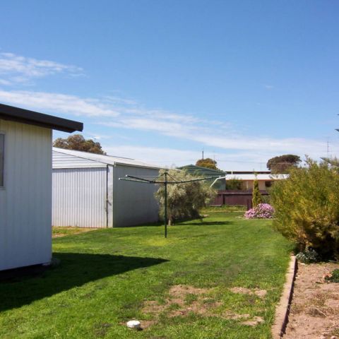 Barclays_4 May 2004_01